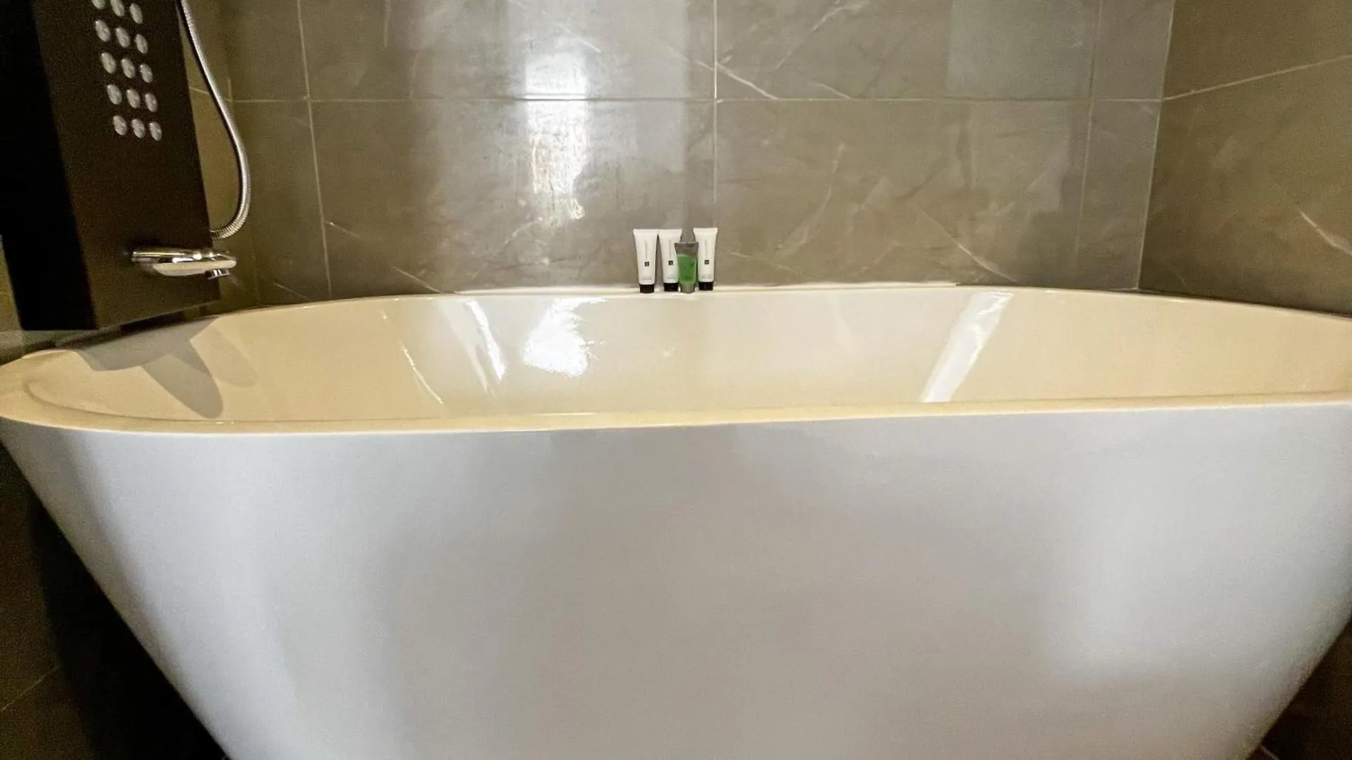 Sky-High Villa فيلا عنان السماء Džidda Apartmán
