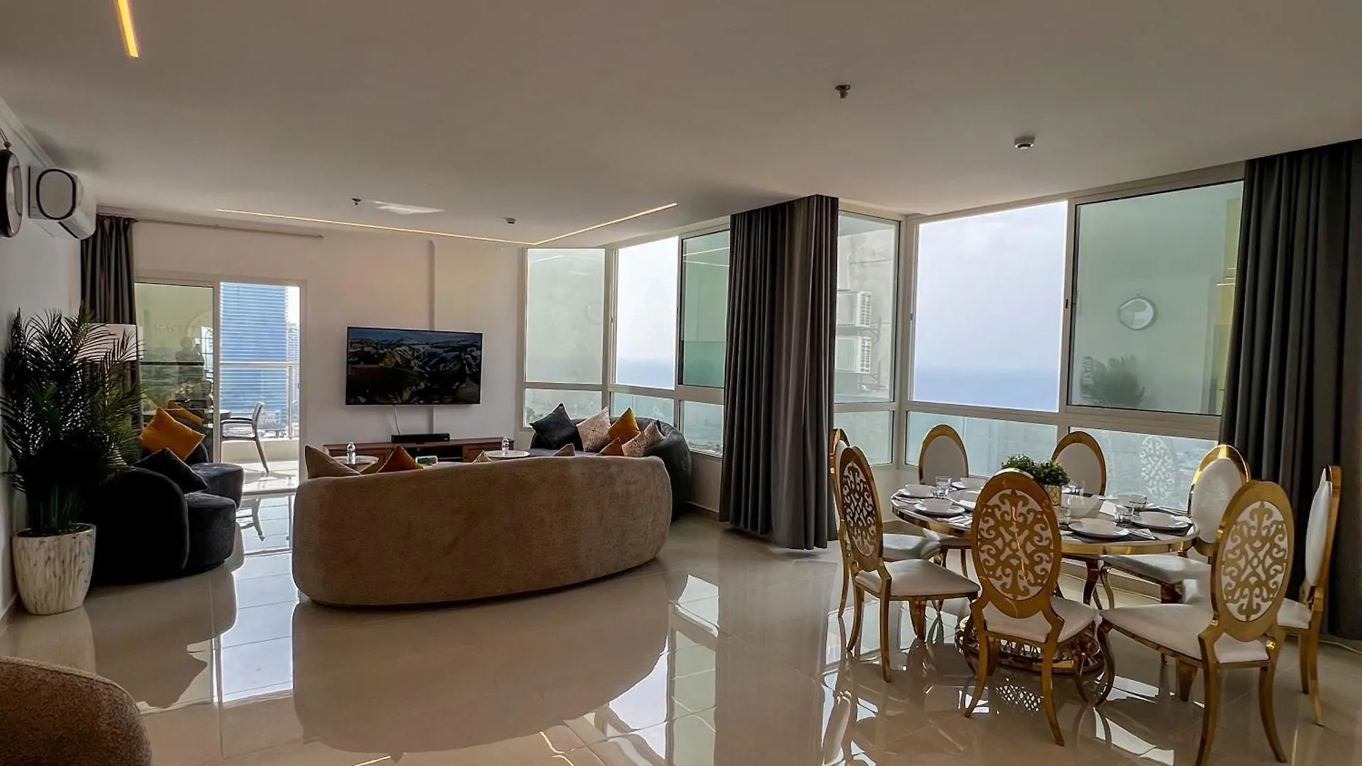 Sky-High Villa فيلا عنان السماء 제다 0*,  사우디 아라비아