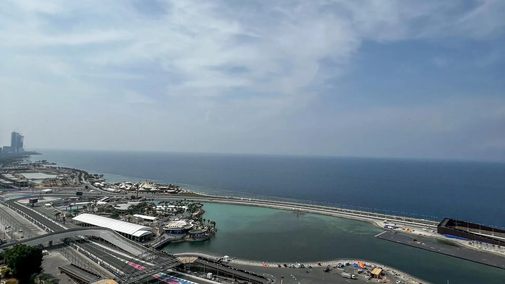 Sky-High Villa فيلا عنان السماء جدة شقة