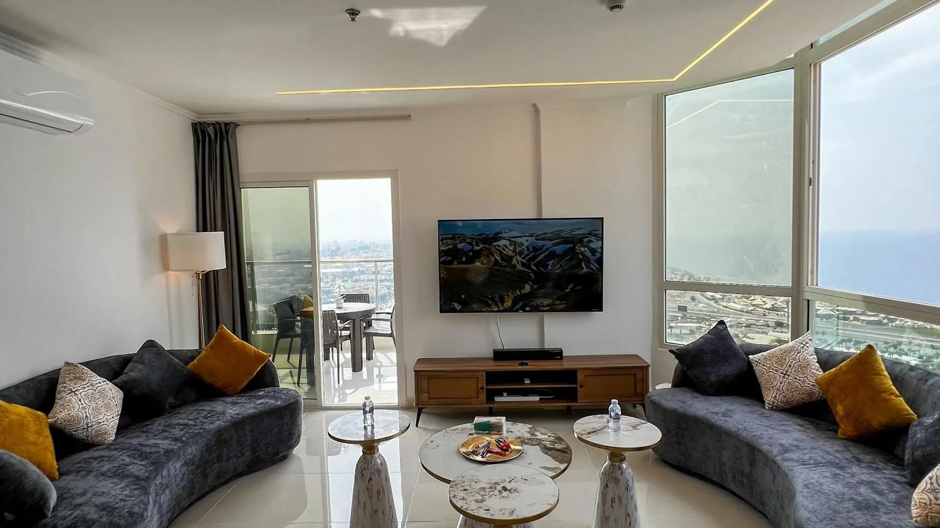 Sky-High Villa فيلا عنان السماء جدة شقة